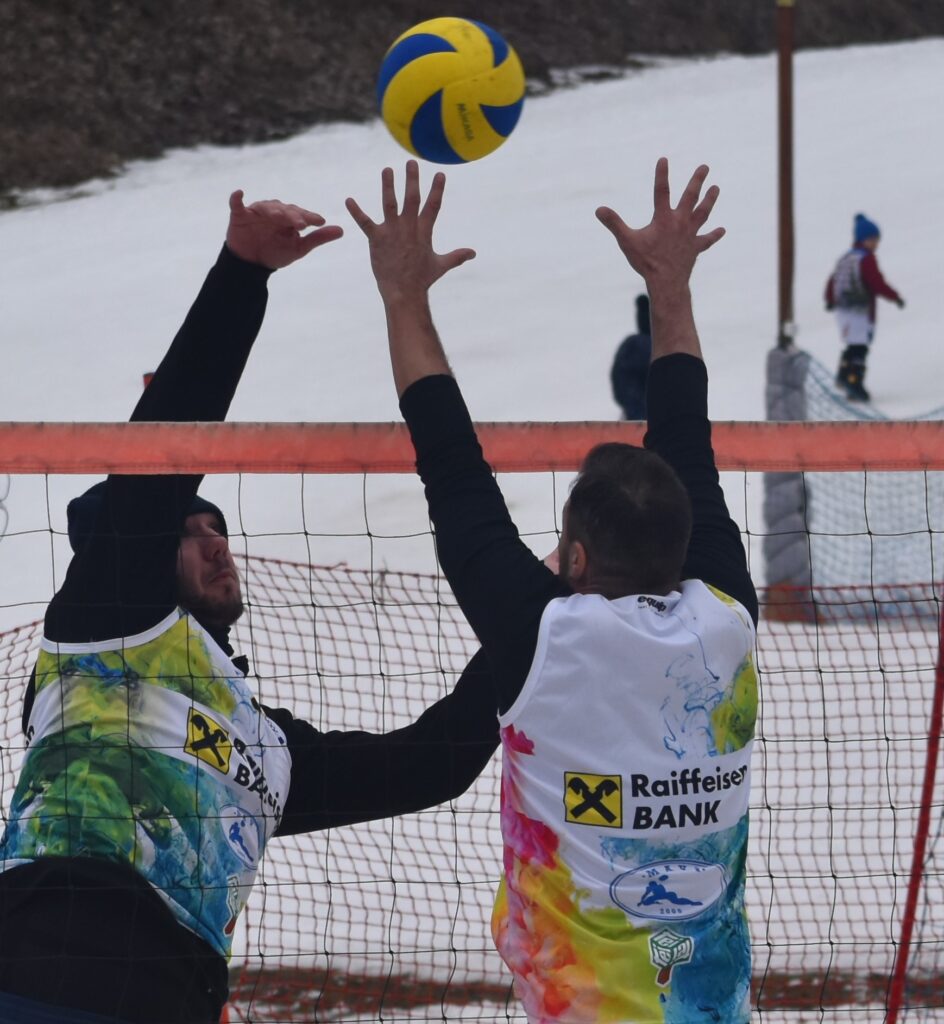 IMAGINI DE LA SEMIFINALELE SI FINALELE CAMPIONATELOR NAȚIONALE DE VOLEI PE ZĂPADĂ SENIORI MASCULIN SI FEMININ AZUGA 05-07.02.2021 16 - FRVolei 16 944x1024 1 - FRVolei