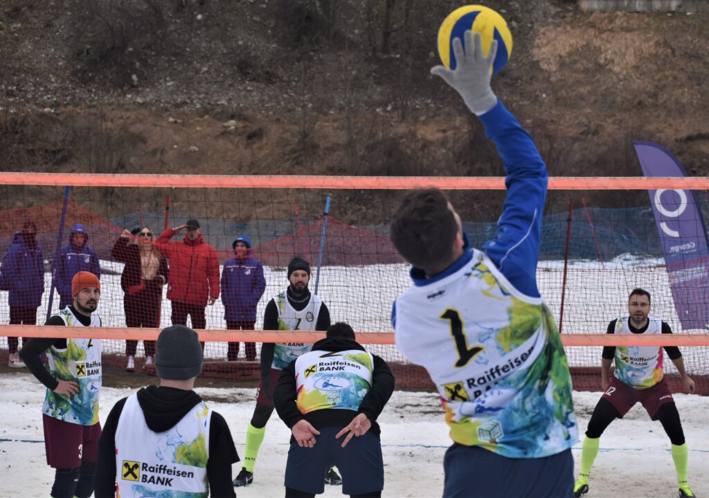 IMAGINI DE LA SEMIFINALELE SI FINALELE CAMPIONATELOR NAȚIONALE DE VOLEI PE ZĂPADĂ SENIORI MASCULIN SI FEMININ AZUGA 05-07.02.2021 17 - FRVolei 17 1024x720 1 - FRVolei