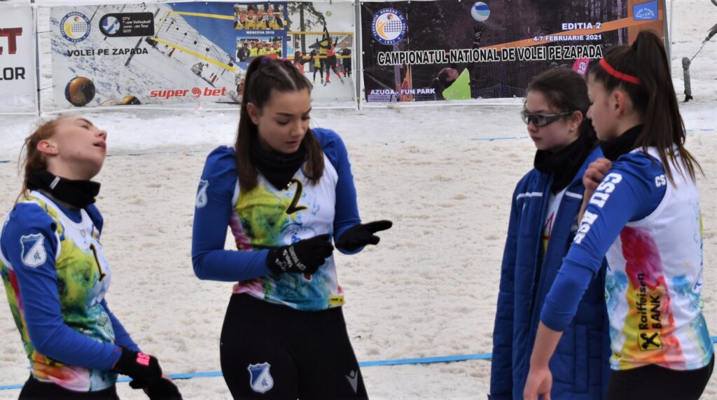 IMAGINI DE LA SEMIFINALELE SI FINALELE CAMPIONATELOR NAȚIONALE DE VOLEI PE ZĂPADĂ SENIORI MASCULIN SI FEMININ AZUGA 05-07.02.2021 32 - FRVolei 32 1024x571 1 - FRVolei