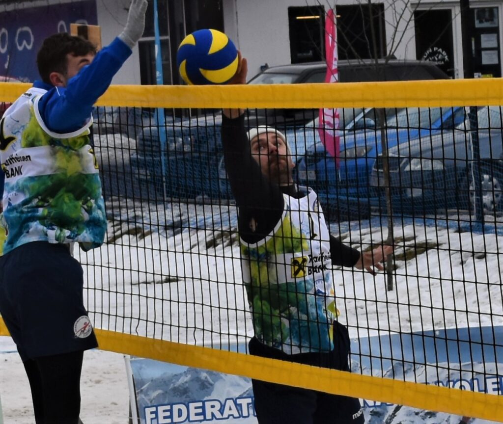 IMAGINI DE LA SEMIFINALELE SI FINALELE CAMPIONATELOR NAȚIONALE DE VOLEI PE ZĂPADĂ SENIORI MASCULIN SI FEMININ AZUGA 05-07.02.2021 48 - FRVolei 48 1024x864 1 - FRVolei
