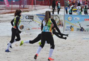 IMAGINI CAMPIONATELE NAȚIONALE DE VOLEI PE ZĂPADĂ AZUGA 05-07.02.2021 21 - FRVolei DSC 0024 300x205 1 - FRVolei