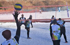 IMAGINI CAMPIONATELE NAȚIONALE DE VOLEI PE ZĂPADĂ AZUGA 05-07.02.2021 6 - FRVolei DSC 008 300x195 1 - FRVolei