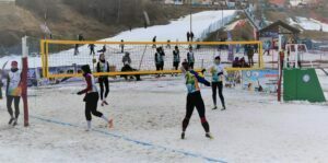 IMAGINI CAMPIONATELE NAȚIONALE DE VOLEI PE ZĂPADĂ AZUGA 05-07.02.2021 10 - FRVolei DSC 012 300x149 1 - FRVolei