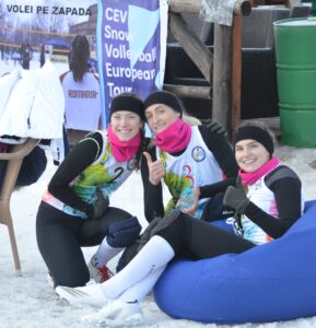 IMAGINI CAMPIONATELE NAȚIONALE DE VOLEI PE ZĂPADĂ AZUGA 05-07.02.2021 12 - FRVolei DSC 15 289x300 1 - FRVolei
