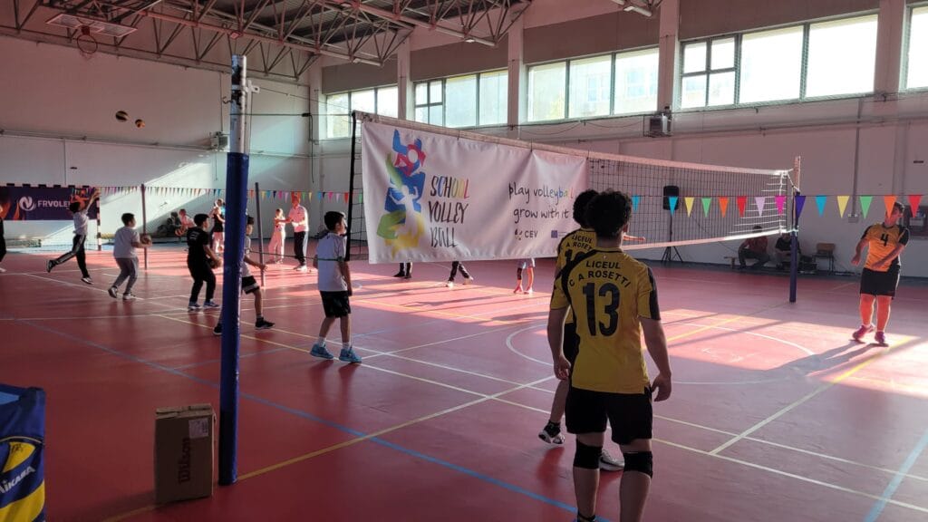 „Play Volleyball, Grow With It!” la Liceul Teoretic C.A. Rosetti