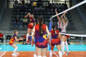 Bianca Cucu in atac - FRVolei