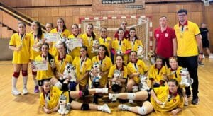 Minivolei - Dinamo este noua campioană la minivolei feminin