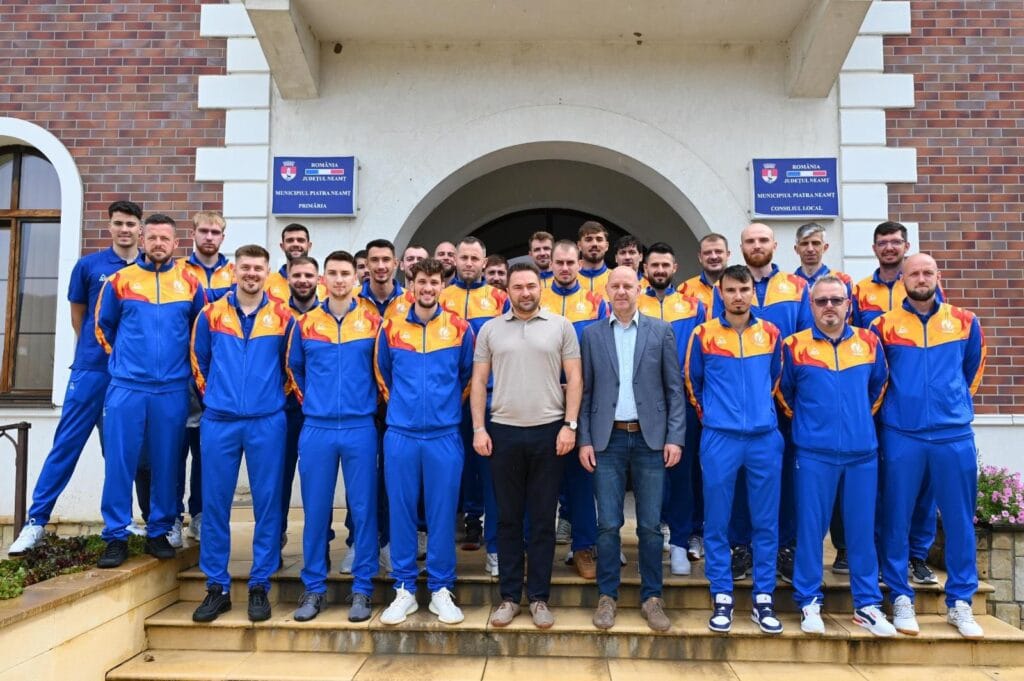 Naționala de volei a României, în vizită la Primăria Piatra Neamț