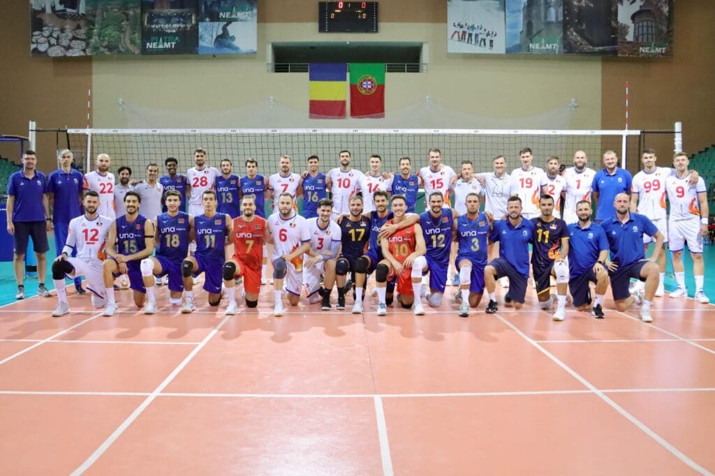 Componenții naționalelor României și Portugaliei, la finalul celor trei amicale