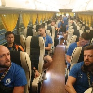 Naționala masculină a României, primită cu ghirlande în Filipine. Meciurile Campionatului Mondial vor fi în direct la TVR Sport 2 - FRVolei Naționala, în autocarul spre hotel