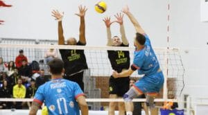 Rareș Bălean în atac în fața Științei - FOTO Steaua Volei