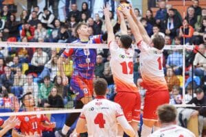 SCM Zalău este noul lider al clasamentului Diviziei A1 la volei masculin. Rezultatele etapei a patra 3 - FRVolei Apărarea dinamoviștilor s-a descurcat foarte bine în fața gălățenilor