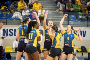Corona Brasov are trei victorii din patru meciuri în acest campionat