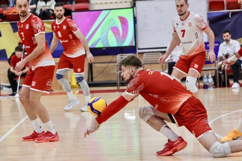 Dinamo a învins Rapidul în trei seturi