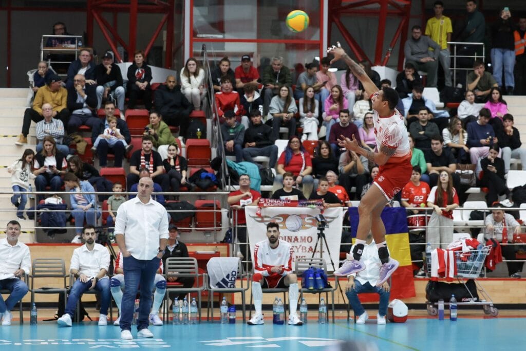 Dinamo va juca duminică pe propriul teren
