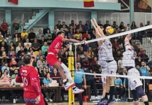 SCM Zalău este noul lider al clasamentului Diviziei A1 la volei masculin. Rezultatele etapei a patra 2 - FRVolei Suarez Mendoza este unul dintre cei mai valoroși centri din campionat