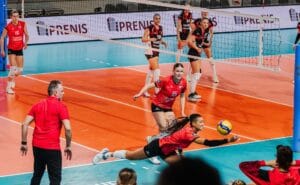 Sâmbătă și duminică se joacă meciurile etapei a patra a Diviziei A1 la volei feminin. Partida de duminică va fi pe TVR Sport 2 - FRVolei Volei Alba Blaj joacă împotriva Universitătii Cluj