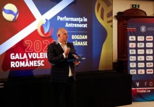 Antrenorul formației Dinamo, Bogdan Tănase, a primit premiul pentru performanța anului în antrenorat