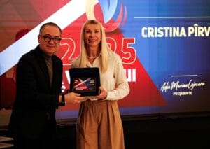 Cristina Pîrv, ambasadorul voleiului românesc, a primit premiul din partea președintelui ANS, Bogdan Matei