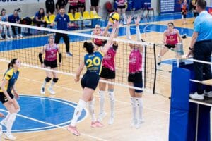 În acest weekend vom afla primele semifinaliste ale Diviziei A1 la volei feminin 1 - FRVolei Corona Brașov - CSM București, cel mai echilibrat duel