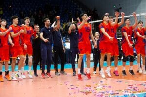 Naționala masculină U18 s-a calificat la Europene, în fața unei galerii fantastice, la Ploiești 3 - FRVolei Imaginile bucuriei nationalei U18 -