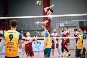 Rapid revine pe teren după ce luni a jucat cu Corona