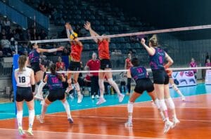 Începe lupta pentru titlu și locurile europene în play-off-ul feminin. Programul complet al finalelor 2 - FRVolei Volei Alba Blaj și CSO Voluntari au fost adversare de 7 ori în acest sezon