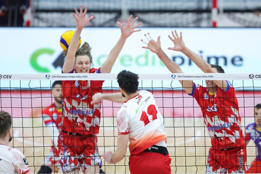Dinamo și Arcada se întâlnesc în finala