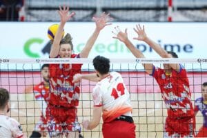 Dinamo și Arcada se întâlnesc în finala