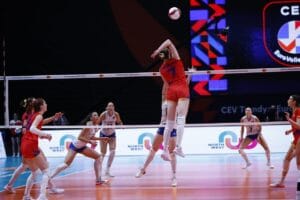 România încheie astăzi parcursul la EuroVolley 2026. Tricolorele întâlnesc Spania în ultimul meci din Grupa C 2 - FRVolei Iuna Zadorojnai în atac
