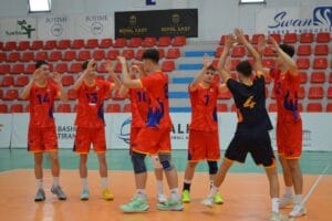 Naționala masculină U17 debutează azi la Campionatul Mondial. Lotul echipei noastre și programul 2 - FRVolei Jucătorii naționalei U17 a României la startul partidei