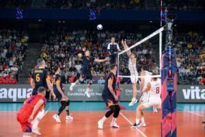 România, debut cu înfrângere la EuroVolley 2026: 1-3 cu Letonia. Vineri e meciul cu Elveția 1 - FRVolei Adrian Aciobanitei în atac