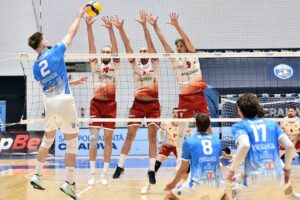 Craiova a luat un set campioanei, Dinamo