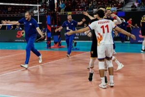 România s-a calificat pentru a doua oară consecutiv la Campionatul Mondial de volei masculin 2 - FRVolei Selecționerul Sergiu Stancu a calificat de două ori România la Campionatul Mondial